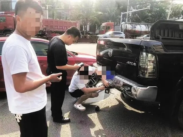 公羊皮卡車非法改裝爆閃燈跑高速 